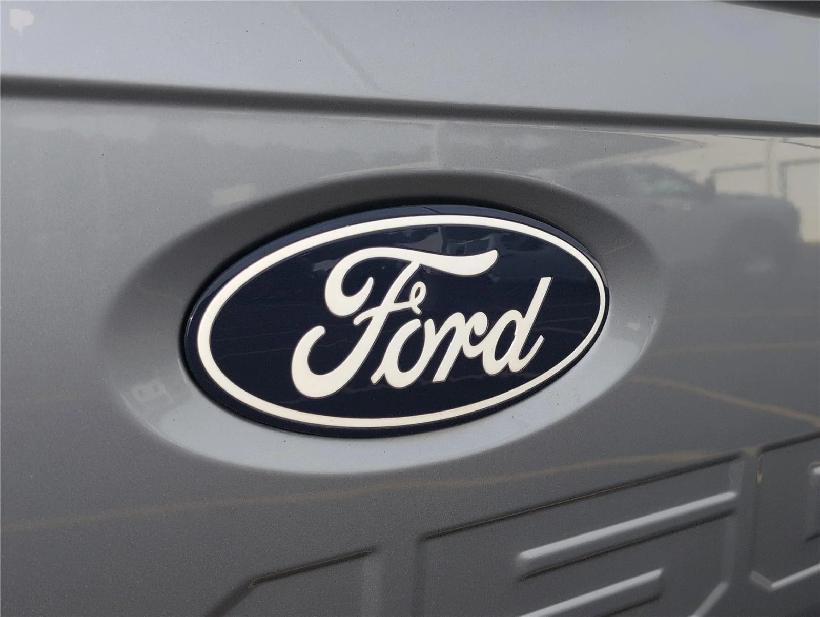 Used 2024 Iconic Silver Ford XLT image 33