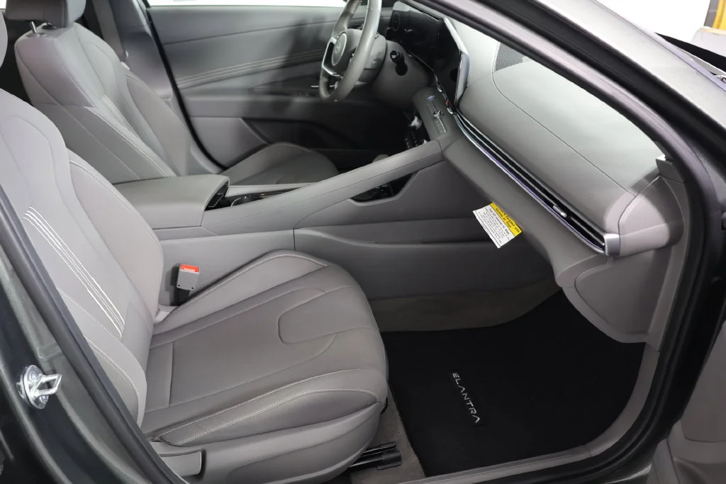 Certified Used 2025 Gray Hyundai SEL Convenience image 24