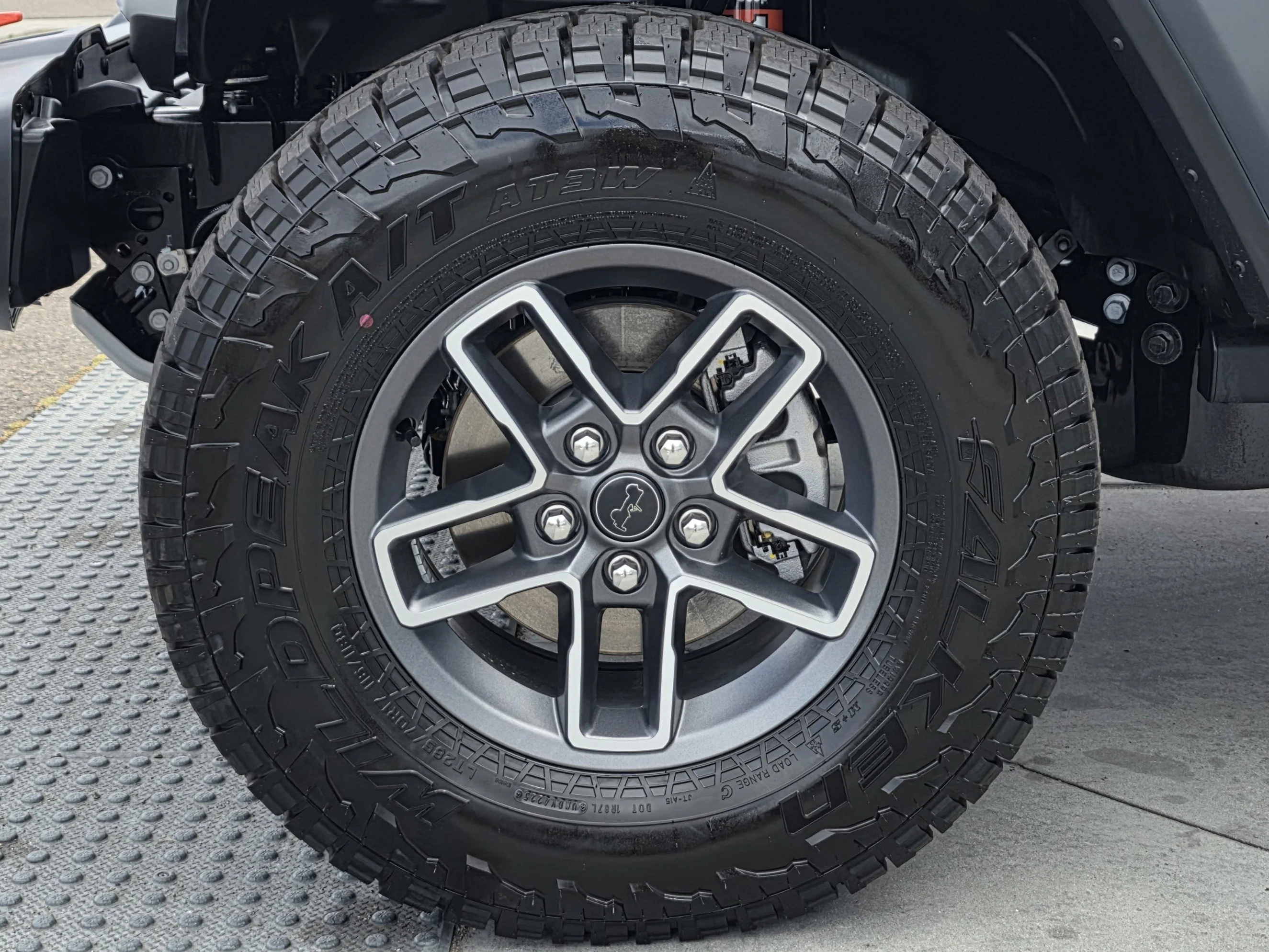 New 2026 Bright White Clearcoat Jeep Mojave image 9