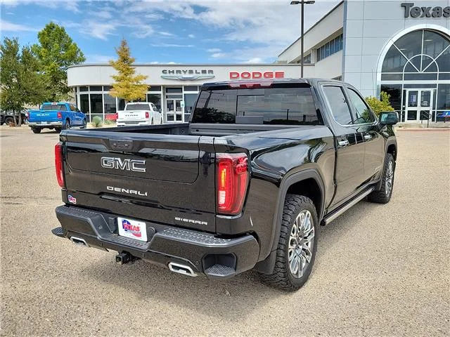 Used 2026 Onyx Black GMC Denali Ultimate 4x4 Crew Cab 5.75 ft. box 147.4 in image 4