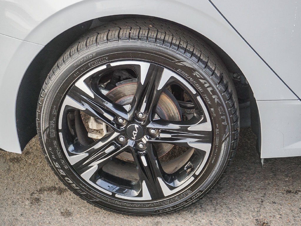 Used 2024 Gray Kia GT-Line image 9