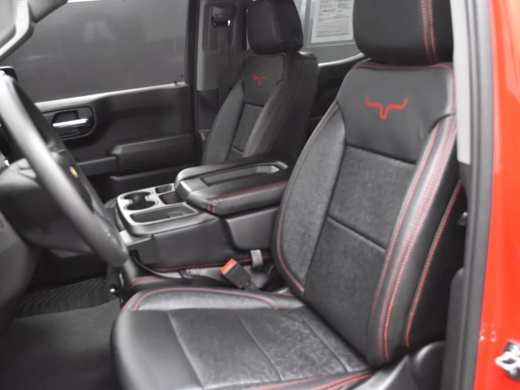 Used 2022 Red Chevrolet Custom image 17