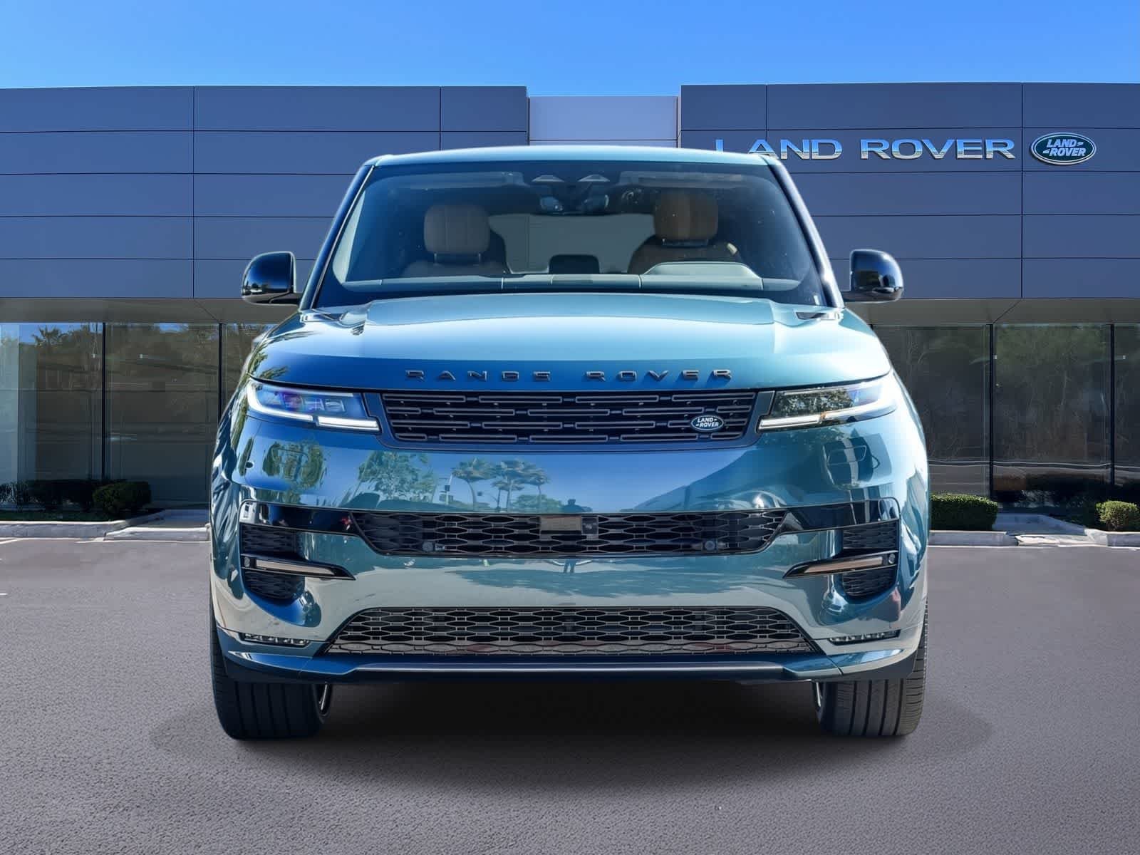 New 2026 Giola Green Land Rover Dynamic SE image 2