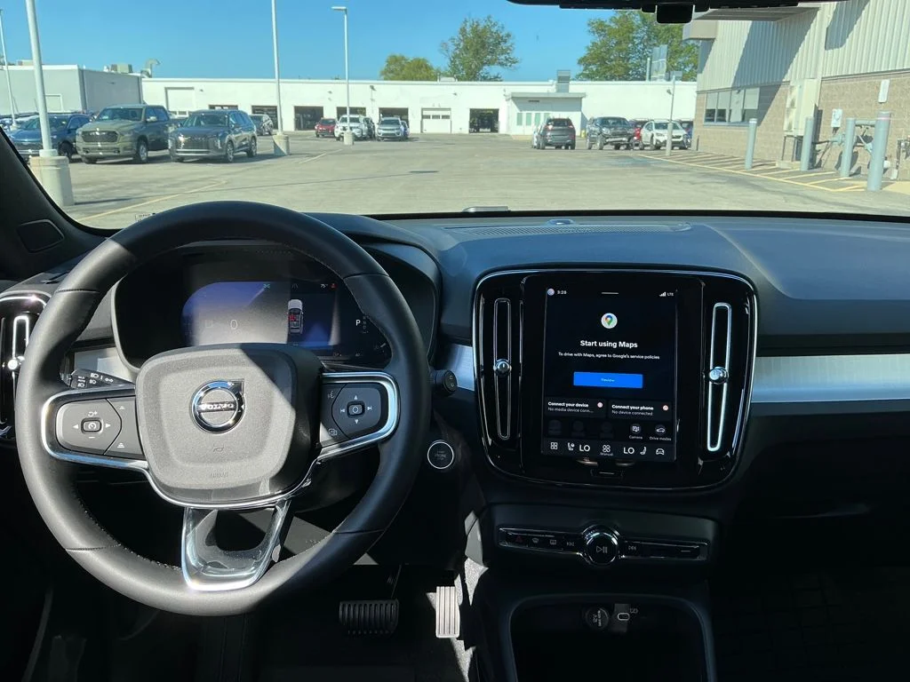 2026 Volvo XC40 Ultra Black Edition - Photo 10