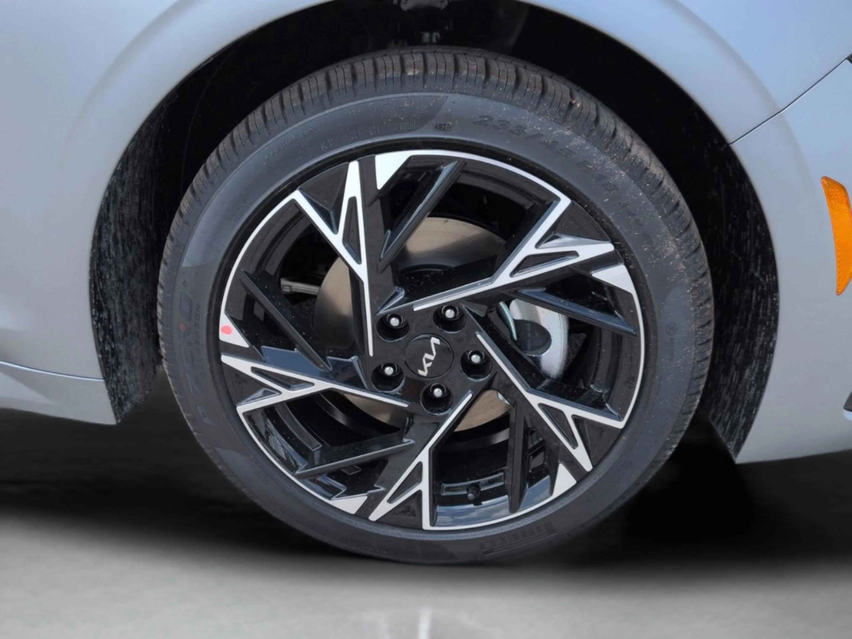 New 2026 Steel Matte Gray Kia GT-Line image 33