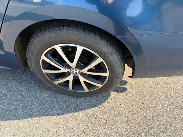 Used 2016 Blue Volkswagen 1.4T SE image 6