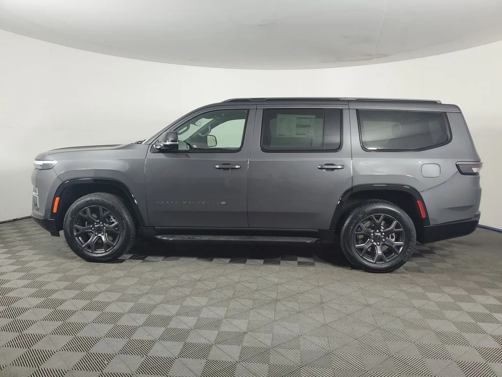 New 2026 Baltic-Gray Metallic Clear-Coat Exterior Paint Jeep Limited Altitude image 6