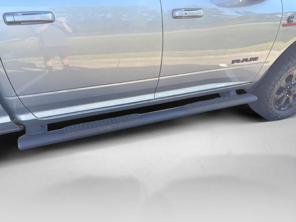Used 2024 Silver Ram Laramie image 18