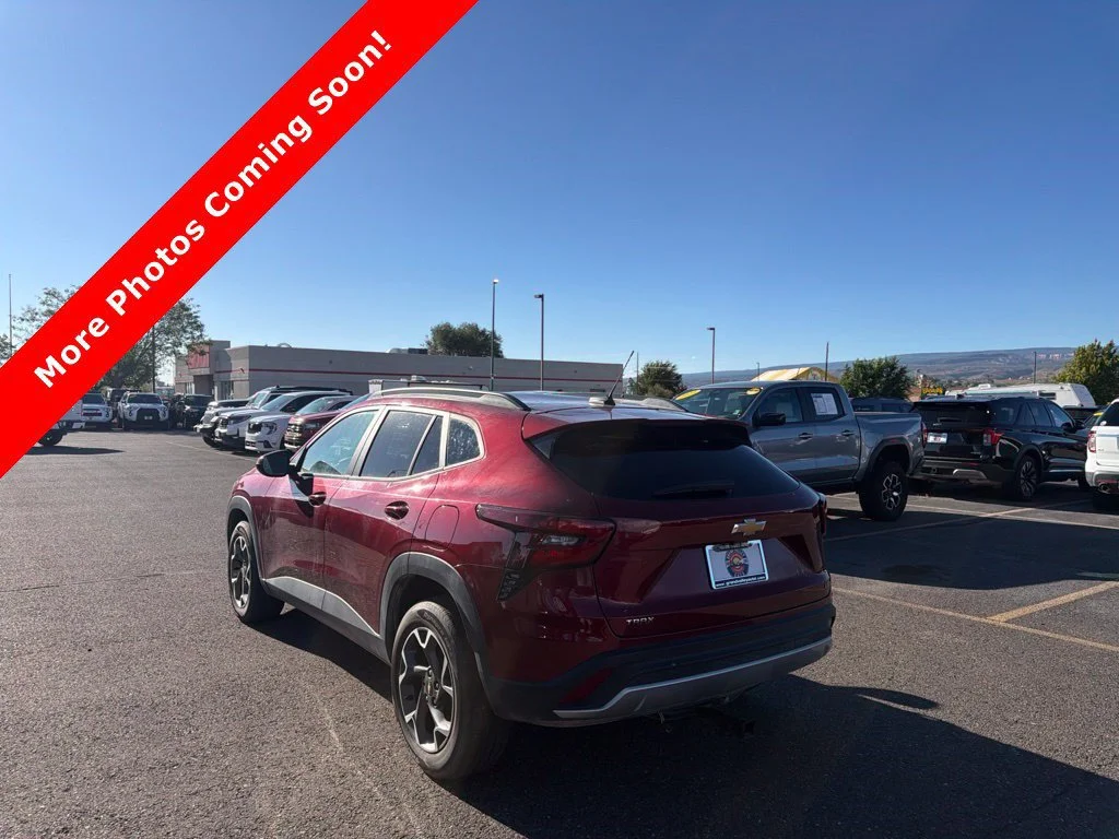 Used 2025 Red Chevrolet LT image 4