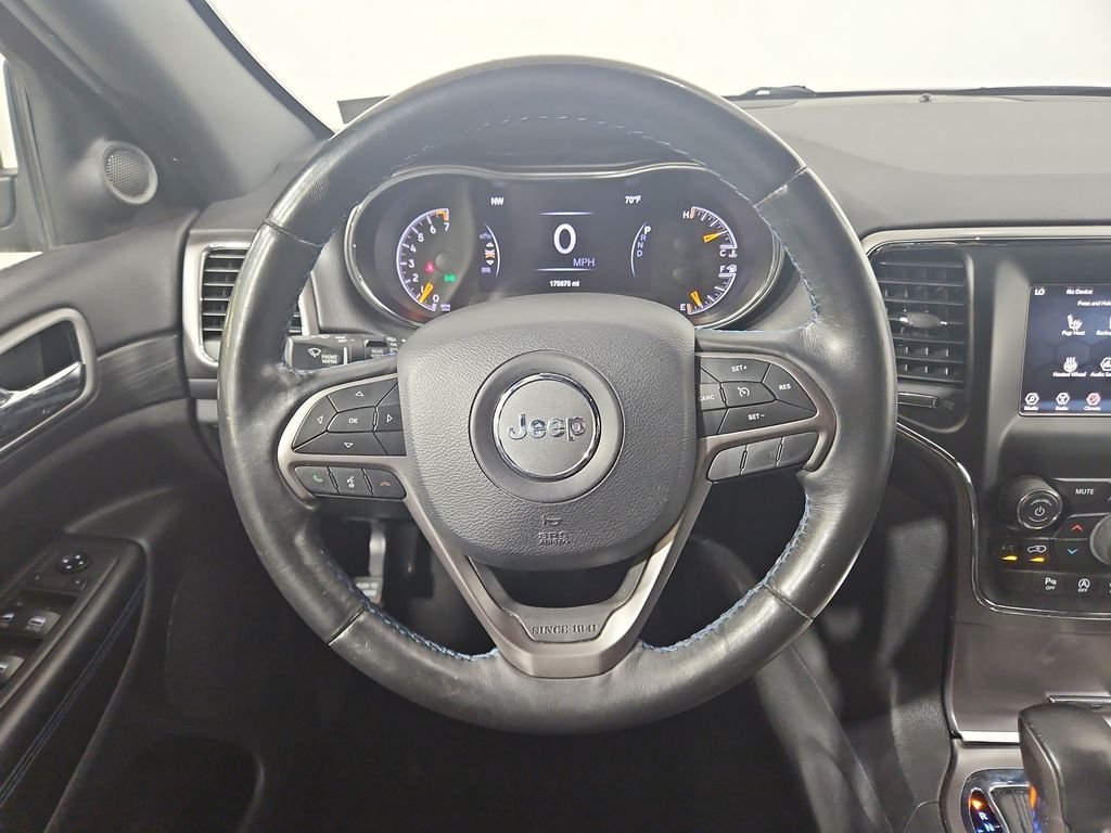 Used 2019 Black Jeep Laredo image 15