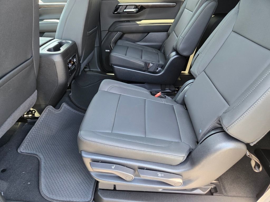 2026 Chevrolet Suburban Z71 - Photo 8
