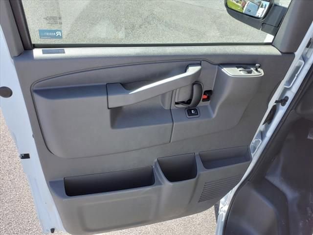 2025 Chevrolet Express Cargo Work Van - Photo 14