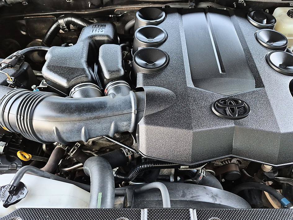 Used 2018 Magnetic Gray Metallic Toyota Limited image 37