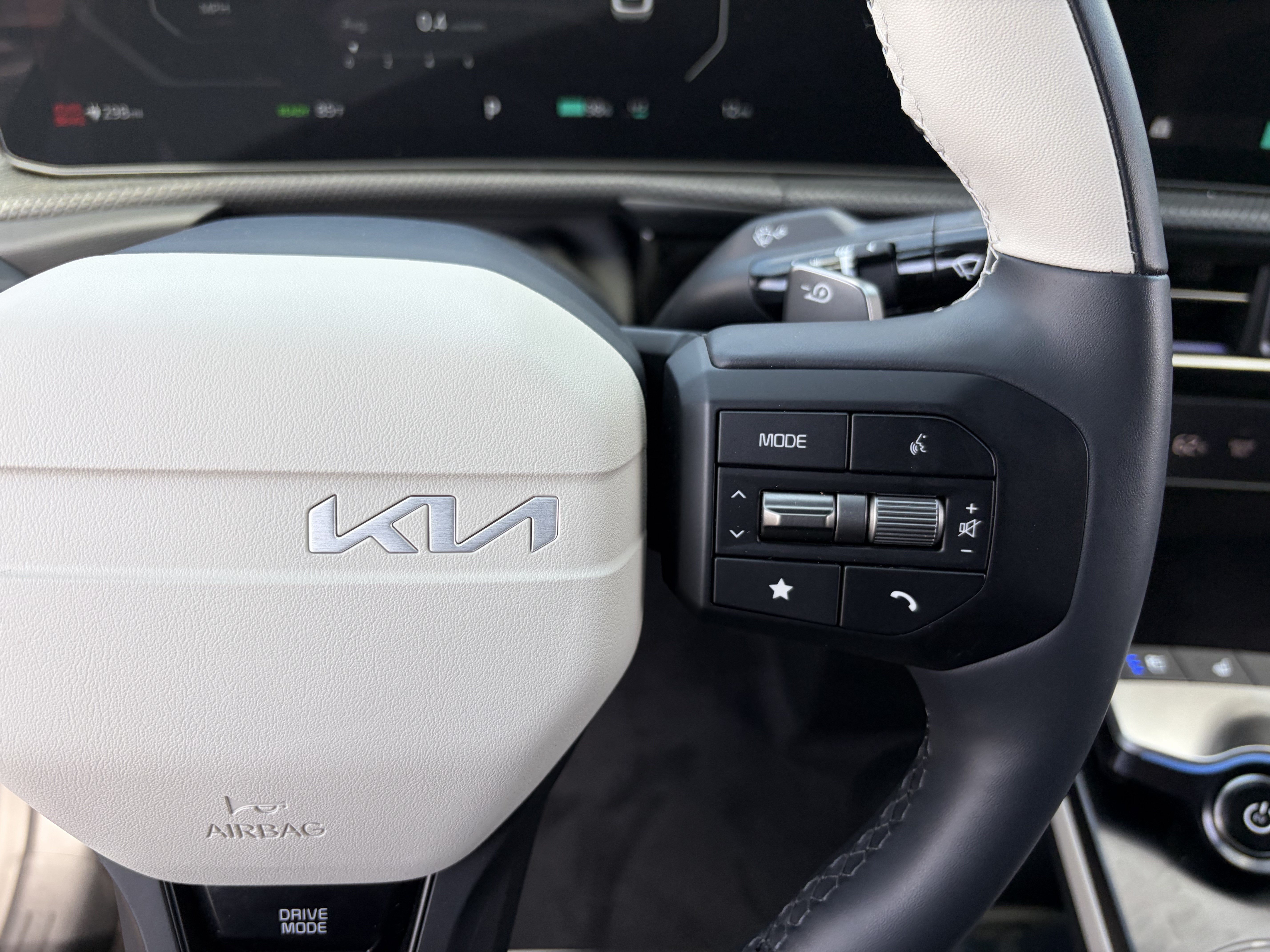 New 2026 Wolf Gray Kia GT-LINE image 23