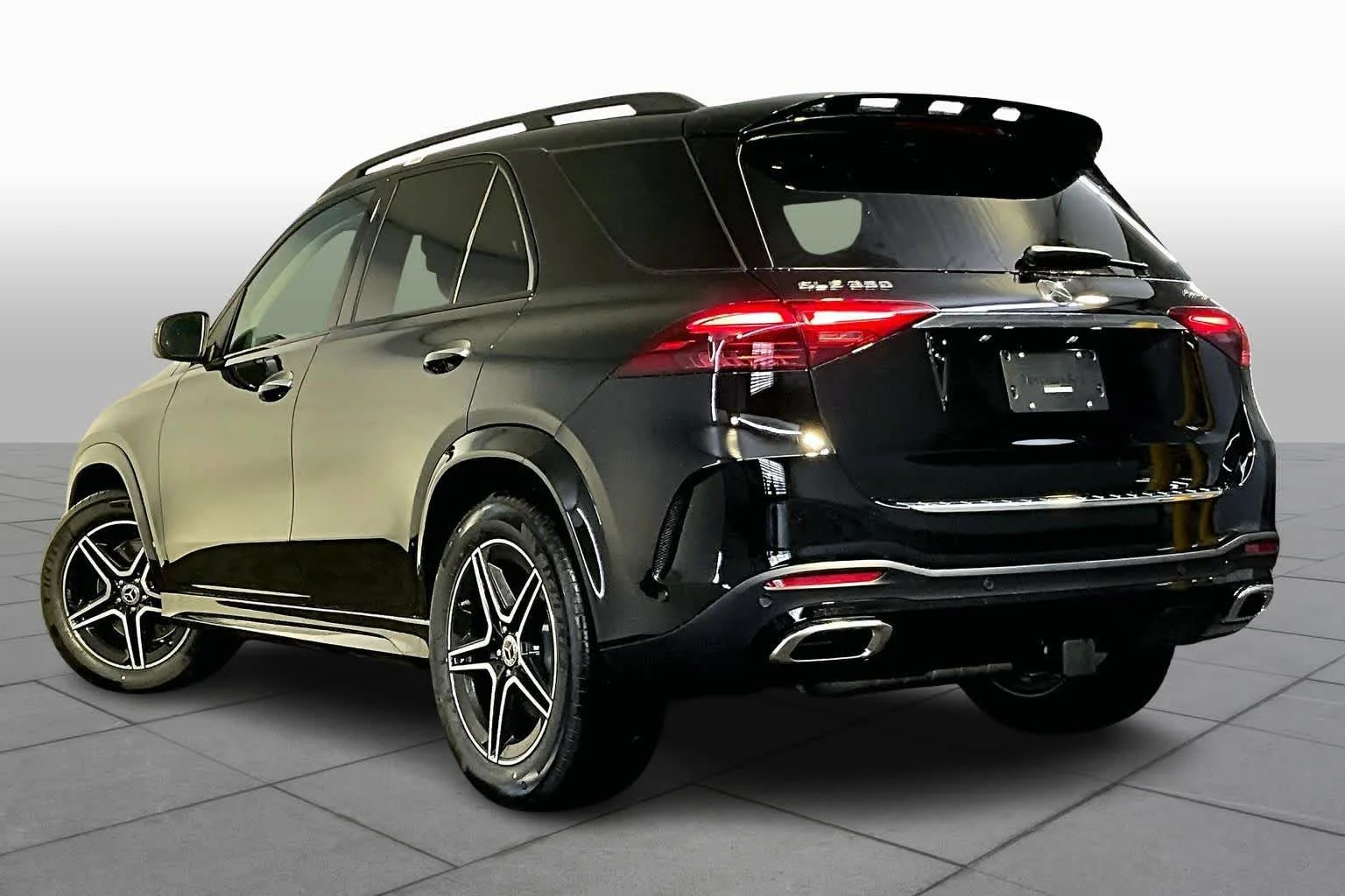 Used 2026 040/Black Mercedes-Benz GLE 350 image 3