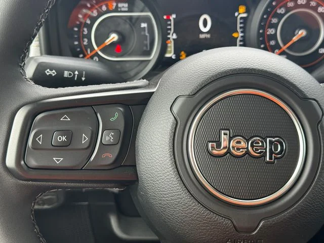 New 2026 Bright White Clear-Coat Exterior Paint Jeep Sport S image 24