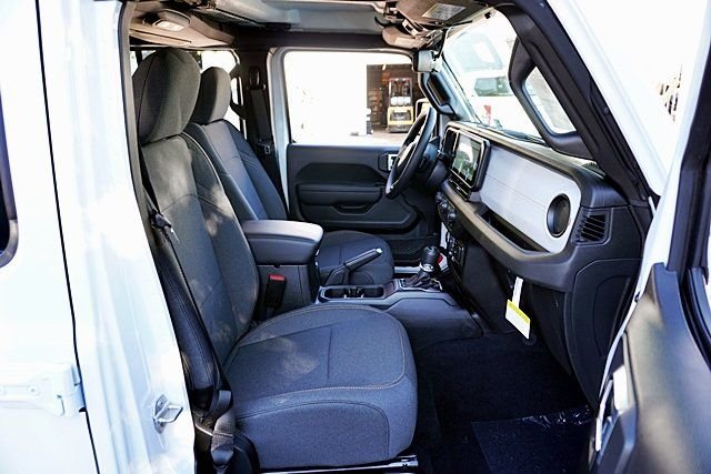 New 2026 Bright White Clear-Coat Exterior Paint Jeep Sport image 17