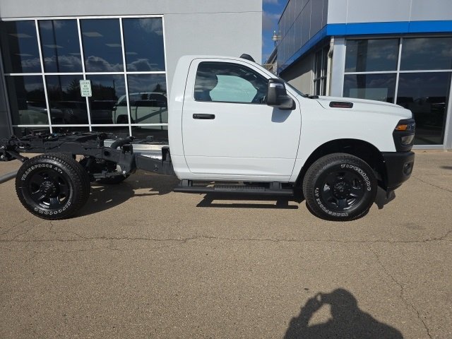 2025 Ram 3500 Tradesman photo 4