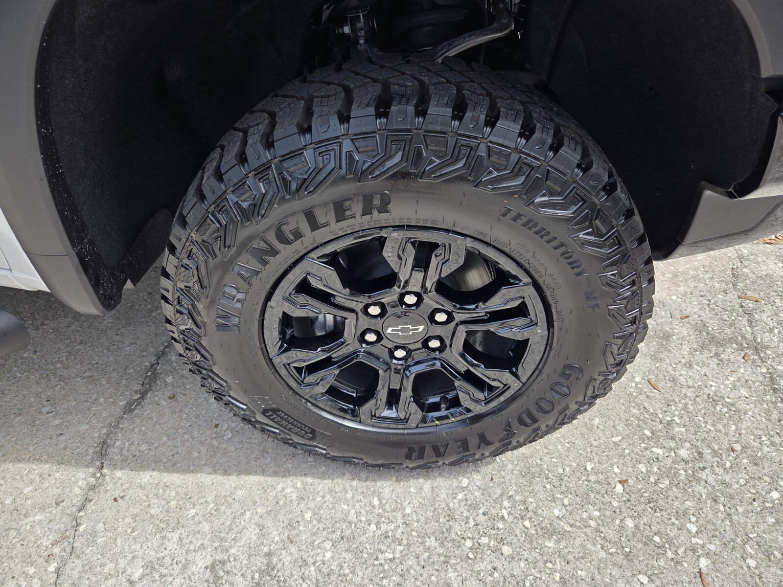 2026 Chevrolet Silverado 1500 ZR2 - Photo 11