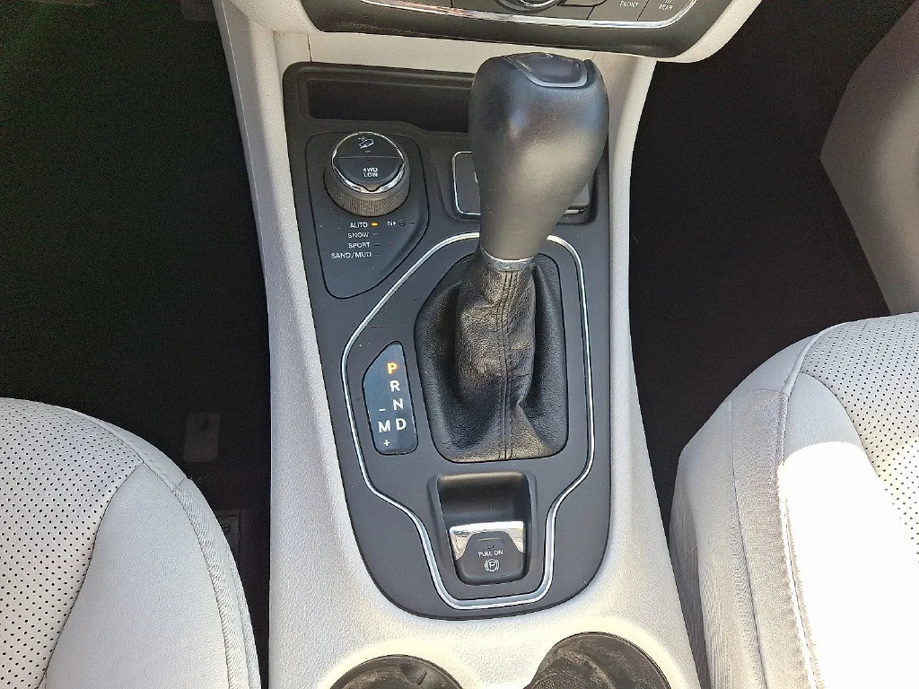 Used 2021 Blue Jeep Latitude Lux image 15
