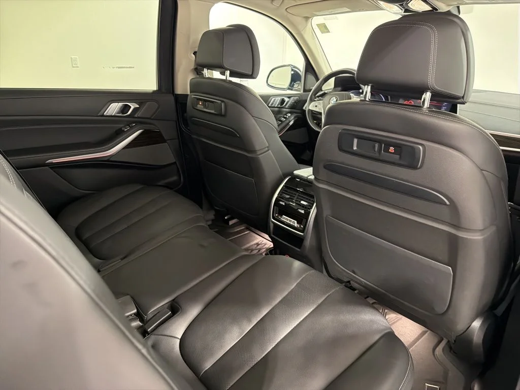 Used 2020 Gray Metallic BMW xDrive40i image 27