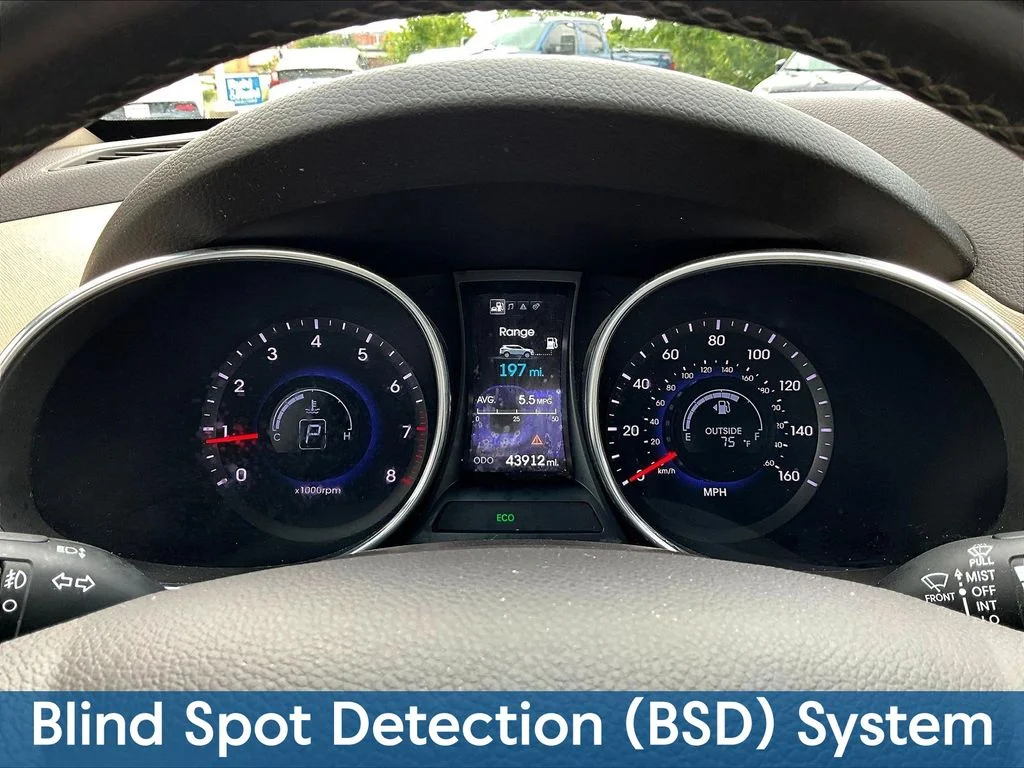 Used 2014 Green Hyundai Base image 16