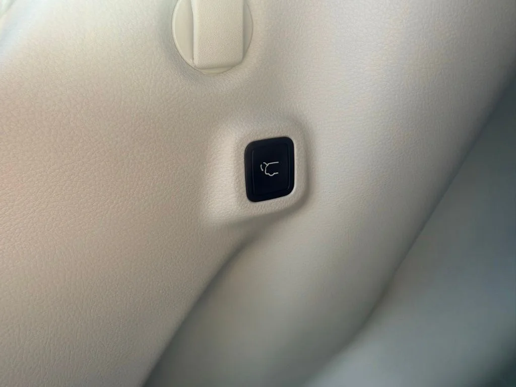 Certified Used 2018 Silver Jeep Limited image 42