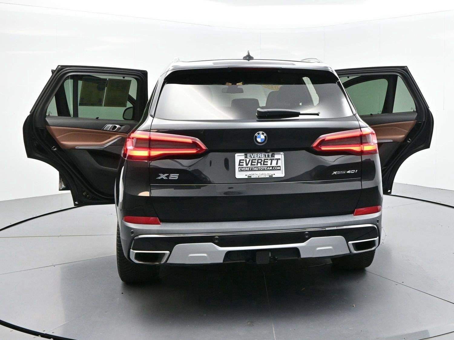 Used 2019 Black Sapphire Metallic BMW xDrive40i image 49
