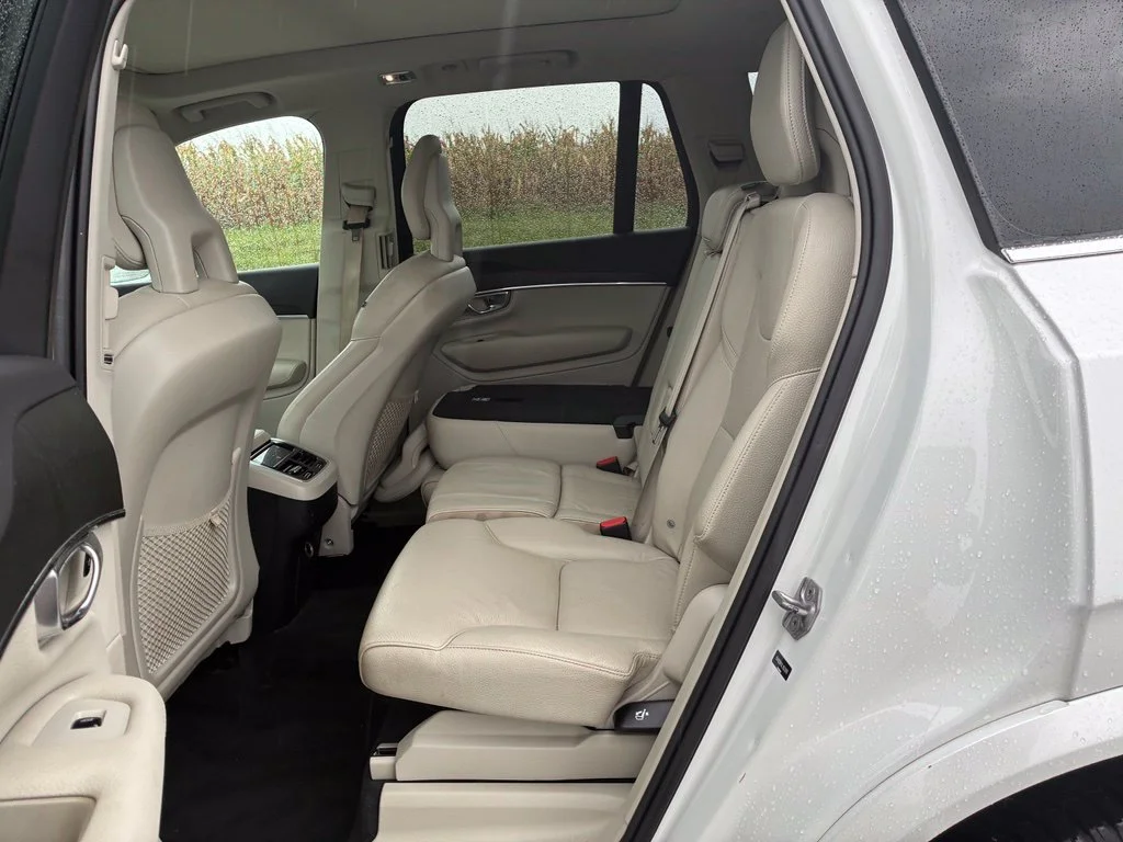 Used 2020 White Volvo T5 Momentum image 10