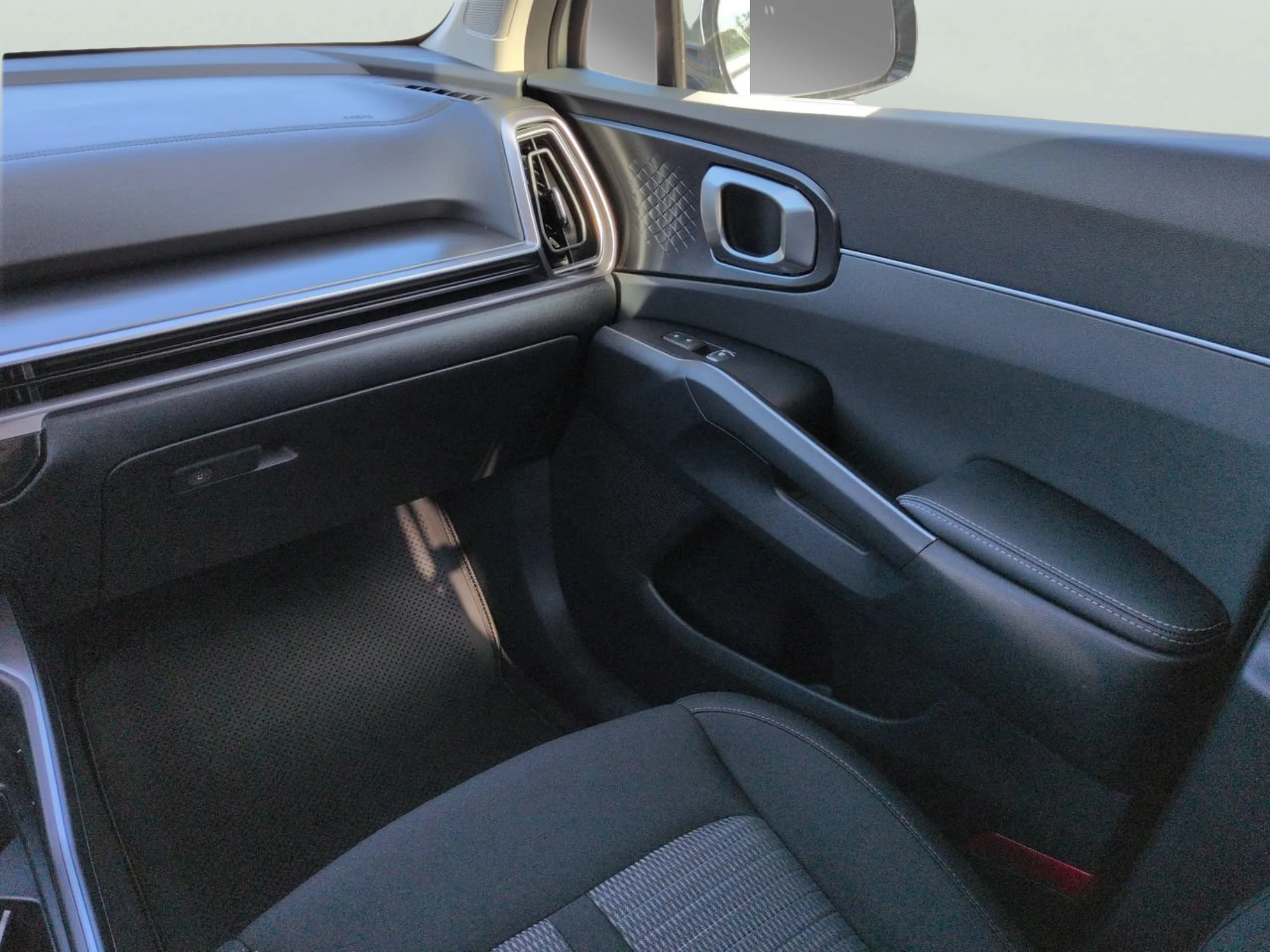 New 2026 Ivory Silver Kia LX image 39