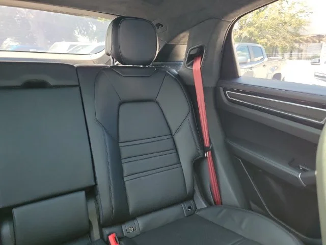 2023 Porsche Cayenne Coupe GTS - Photo 18