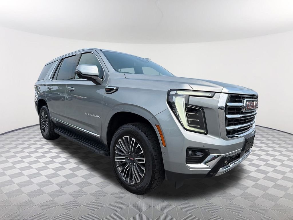 Used 2025 Silver GMC Elevation image 3