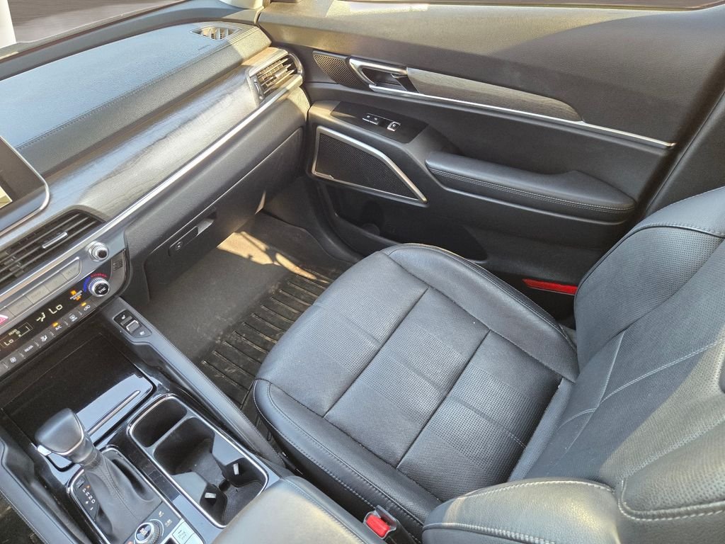 Used 2020 White Kia EX image 13