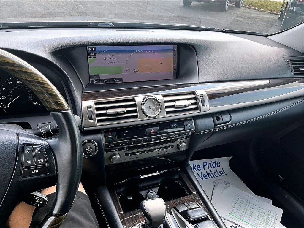 Used 2016 Gray Lexus 460 image 30