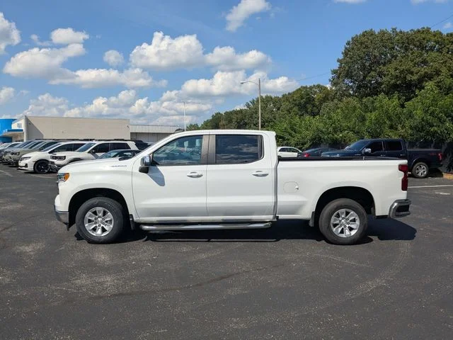 Used 2024 Summit White Chevrolet LT image 10
