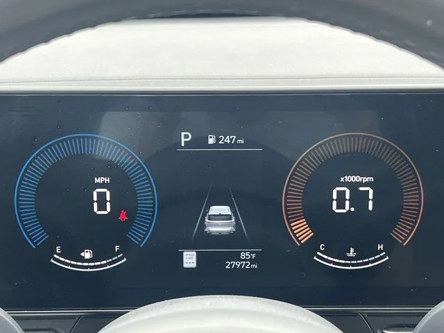 Used 2025 White Hyundai SEL image 26