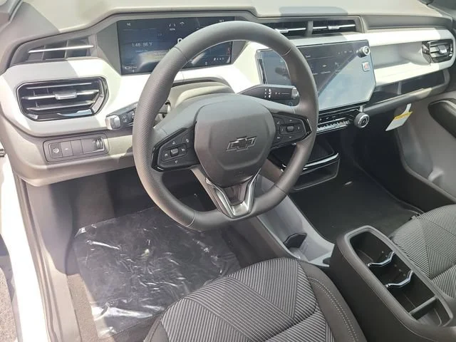 New 2027 Summit White Chevrolet LT image 16