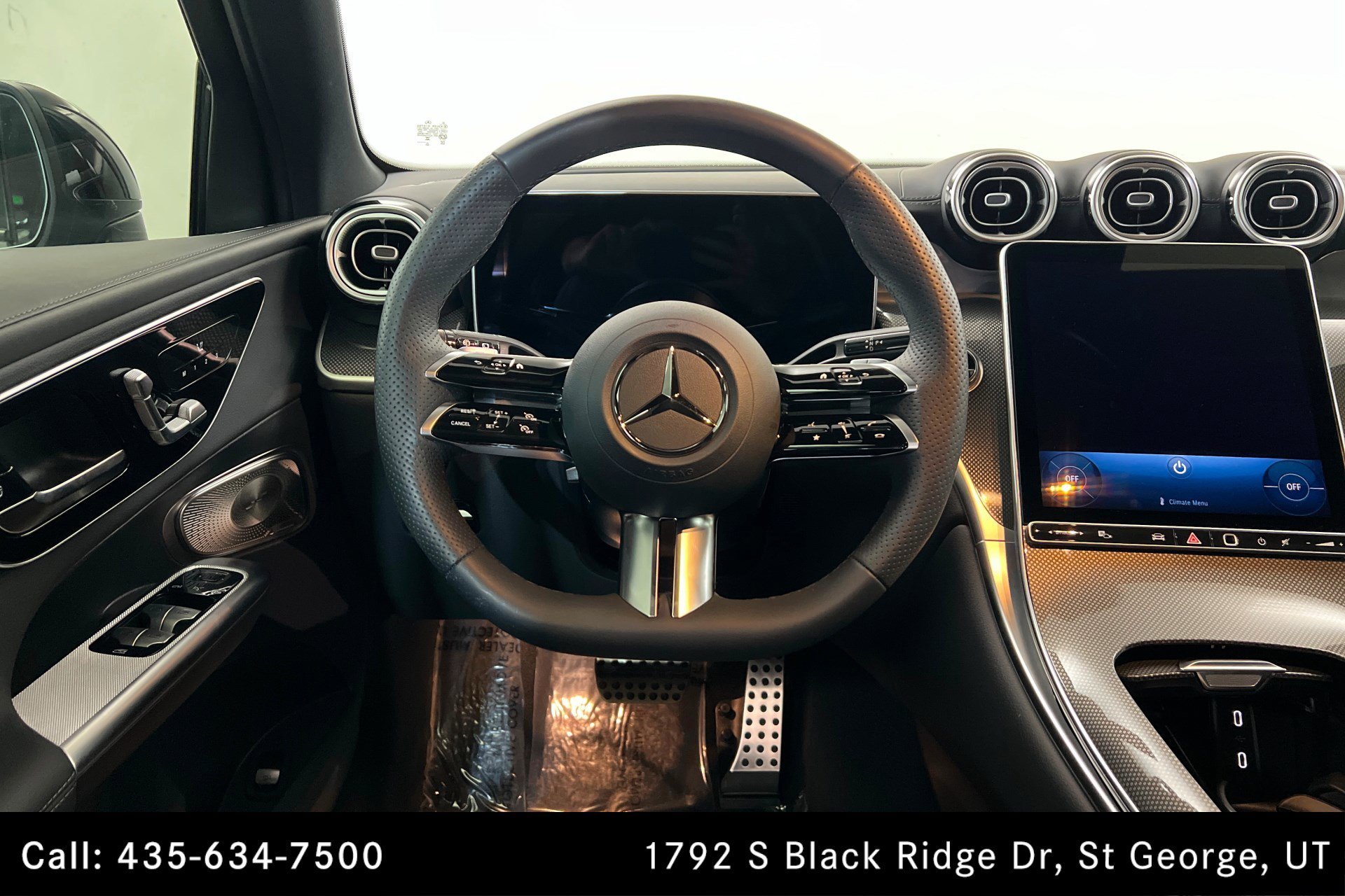 Certified Used 2026 MANUFAKTUR Alpine Grey Mercedes-Benz GLC 300 image 13