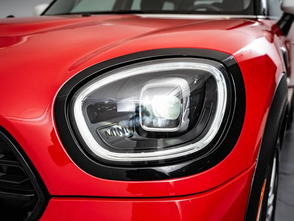 Used 2024 Chili Red MINI Signature image 15
