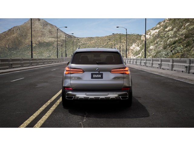 Used 2026 Skyscraper Grey Metallic BMW xDrive40i image 5