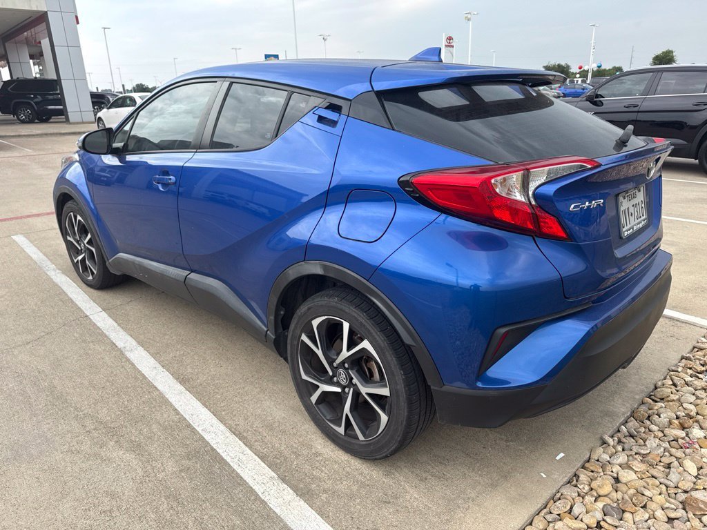 Used 2018 Blue Toyota XLE Premium image 4