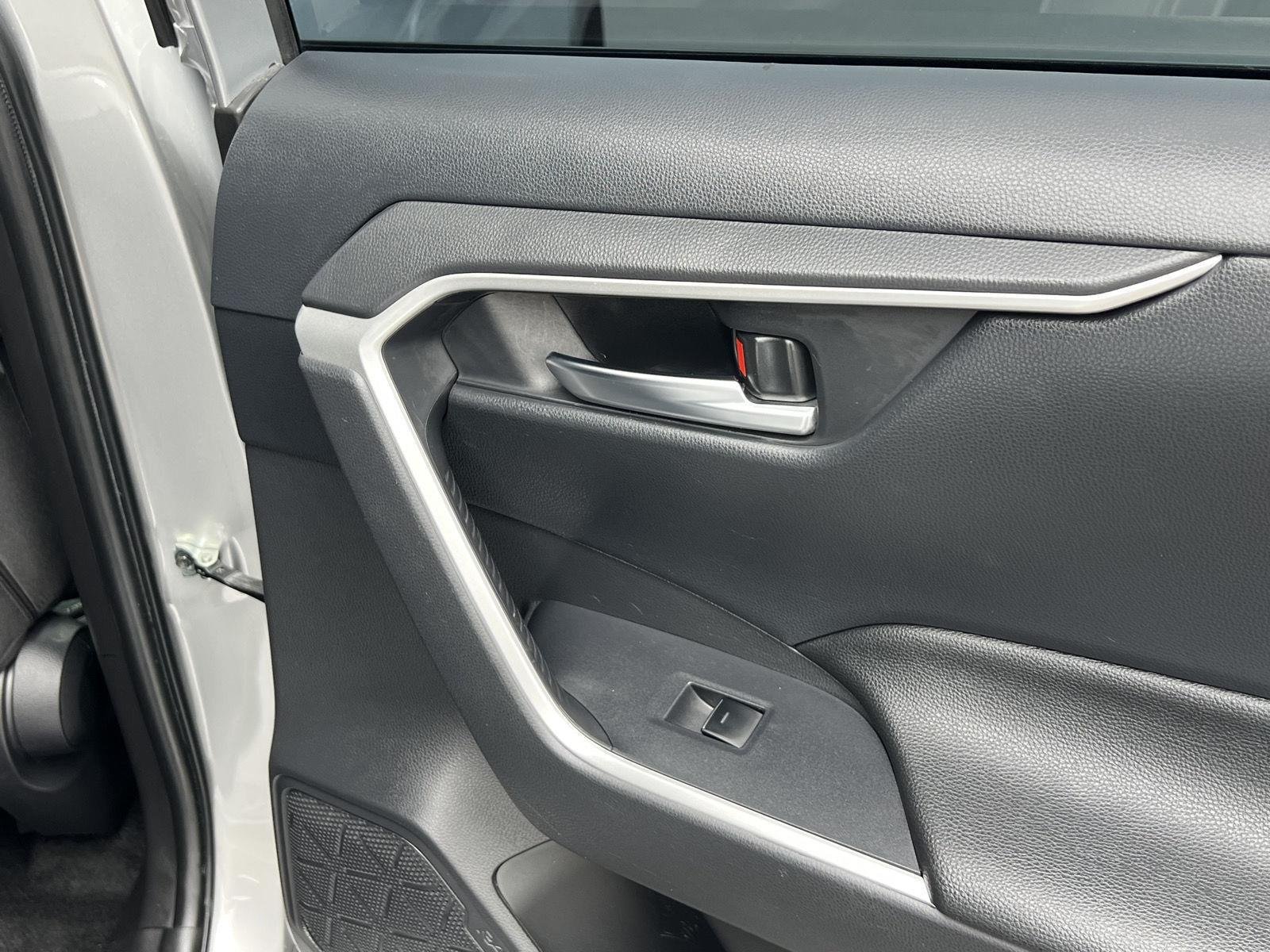 Used 2024 Silver Sky Metallic Toyota XLE image 22