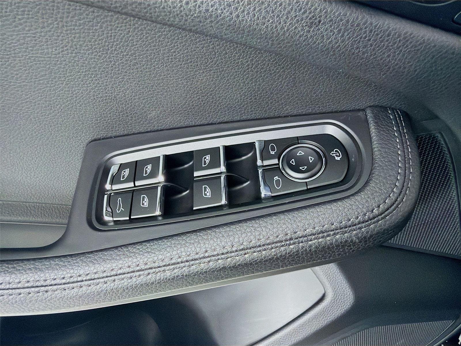 Used 2023 Black Porsche T image 8