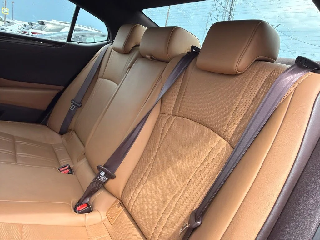 Used 2020 White Lexus 350 Luxury image 15