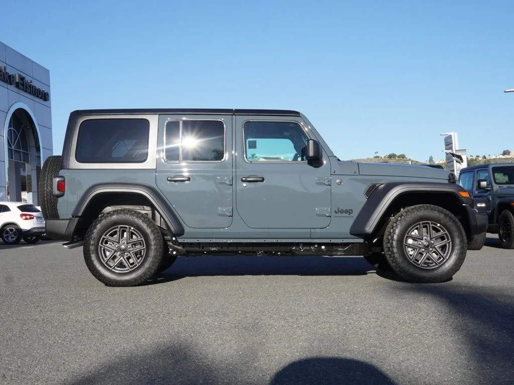 New 2026 Anvil Clear-Coat Exterior Paint Jeep Sport S image 2