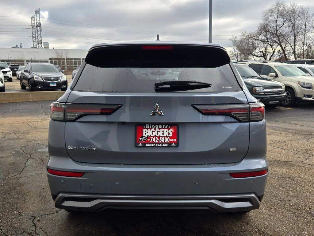 New 2026 Gray Mitsubishi SE image 12