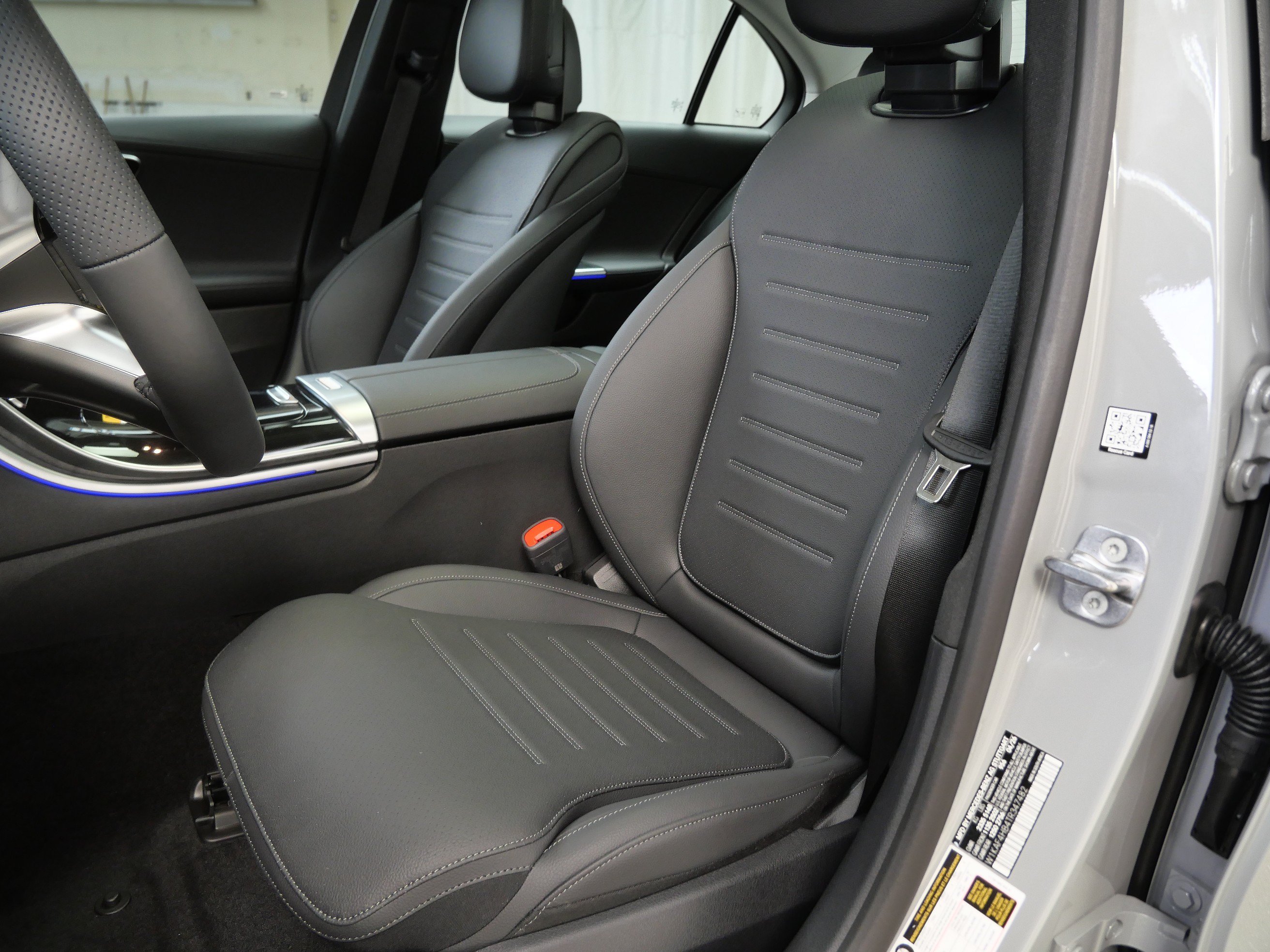 New 2026 MANUFAKTUR Alpine Grey Mercedes-Benz C 300 image 3