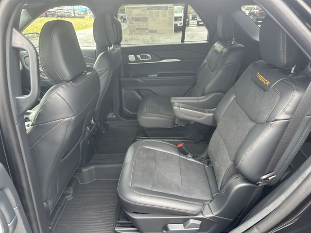 New 2026 Agate Black Metallic Ford Tremor® image 27