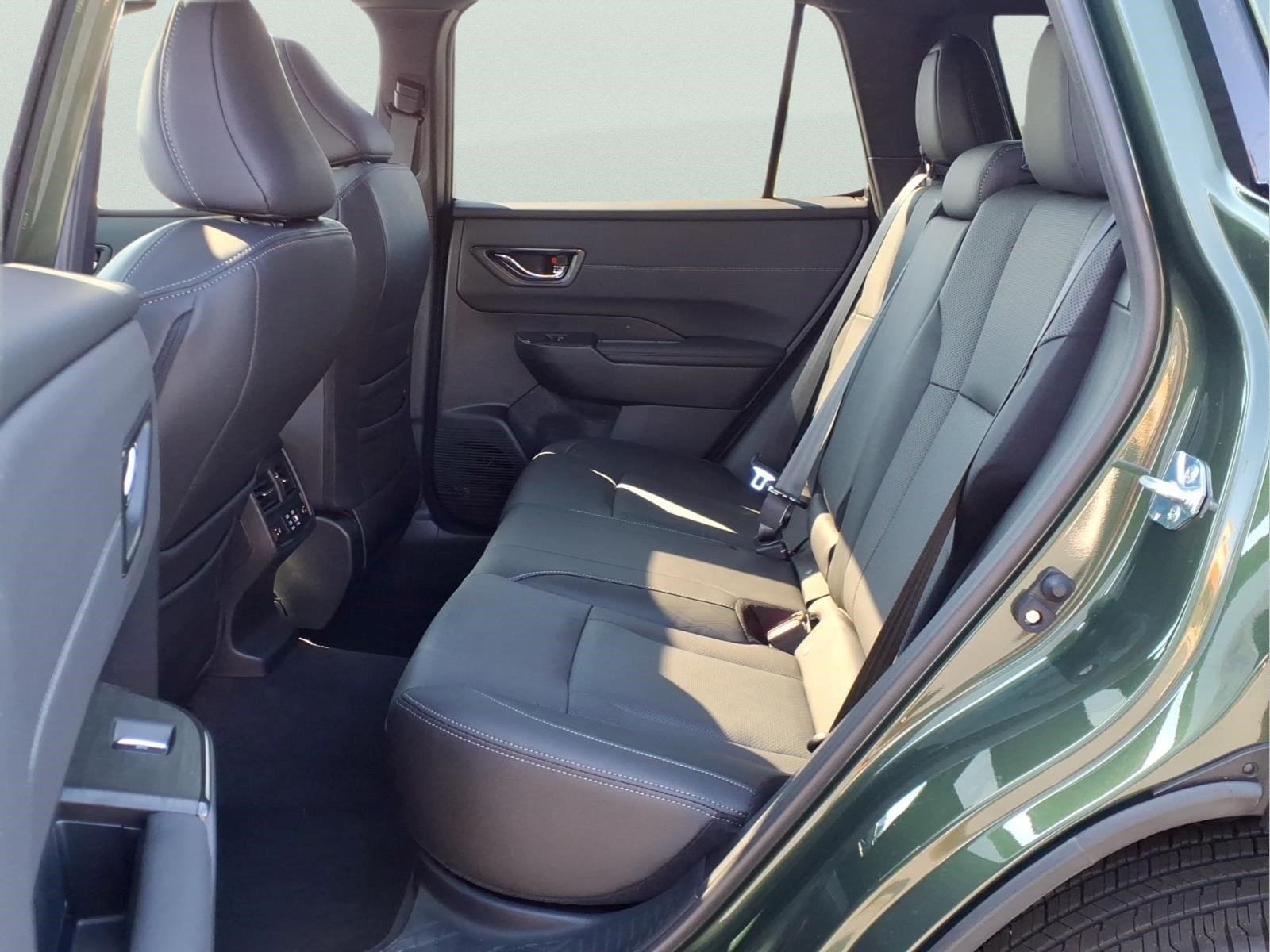 New 2026 DEEP EMERALD GREEN PEARL Subaru Touring image 4