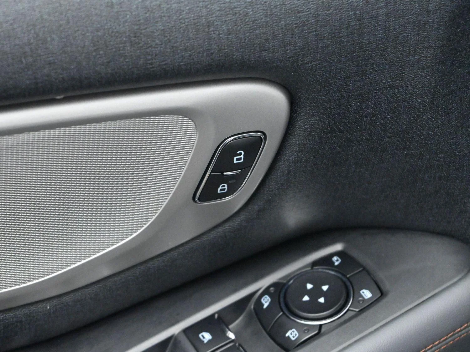 Used 2025 Space Silver Metallic Ford Active image 10